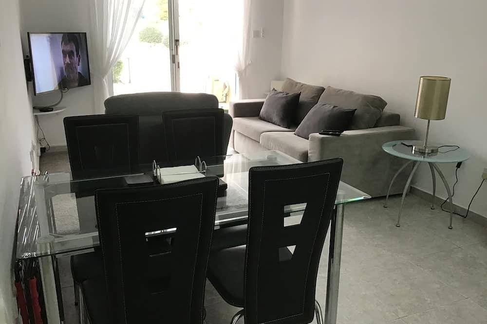 Foto 8 von 19: Luxuriöses Apartment im Erdgeschoss mit Blick auf den Pool