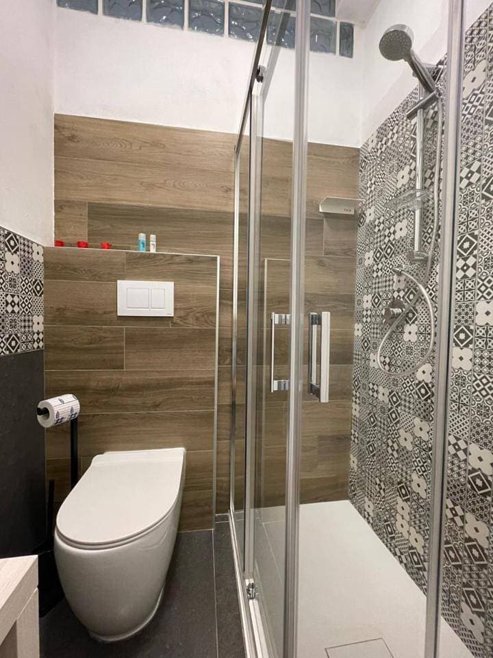Foto 7 von 13: Double Room with Private Bathroom