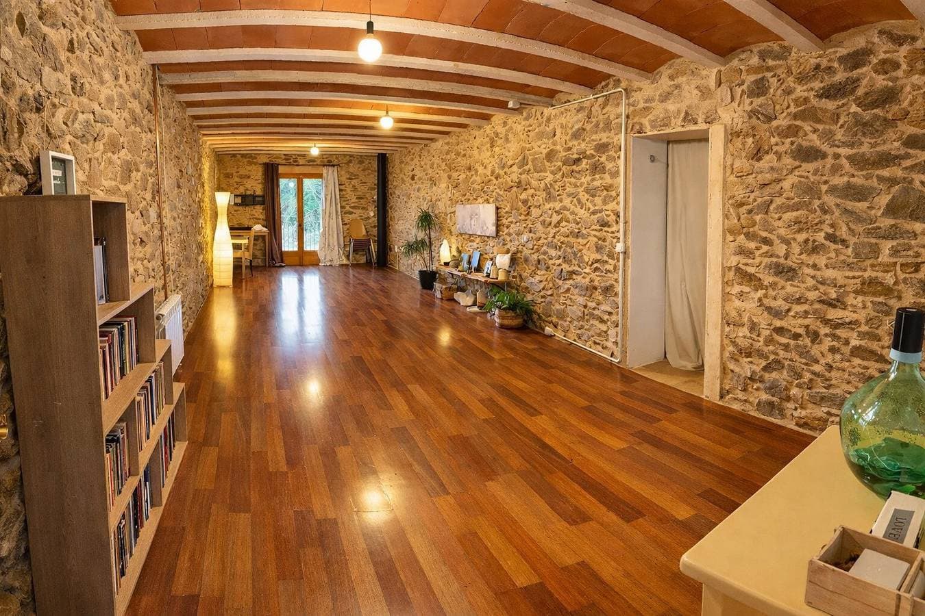 Foto 2 von 31: Casa Rural 'Masia Sa Calma - La Tribu' mit Bergblick, Gemeinschaftsterrasse und WLAN