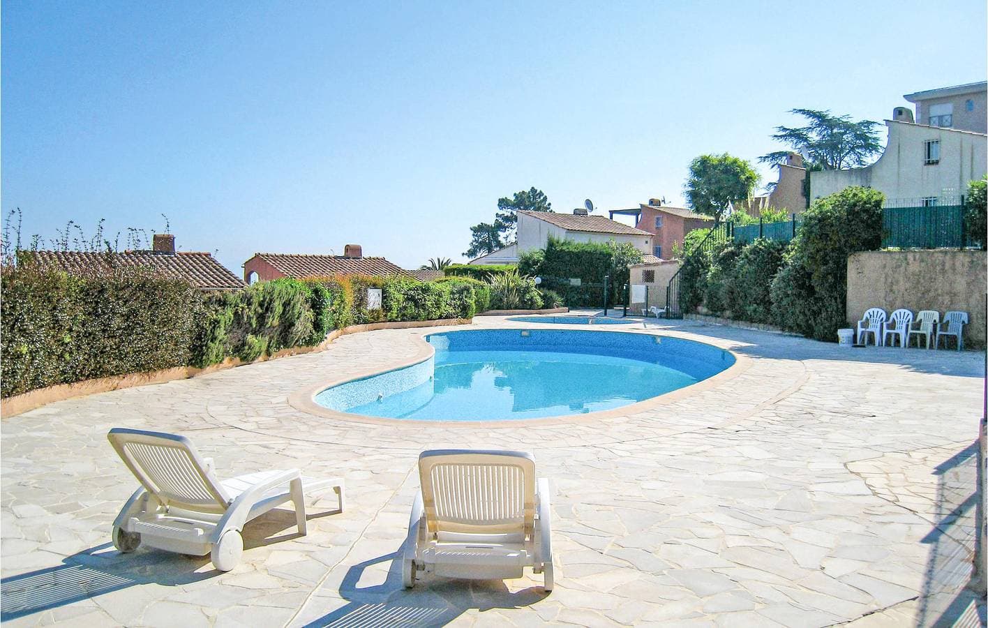 Foto 9 von 34: Appartement am Pool: Terrasse, WiFi, Parkplatz | Strand 700m