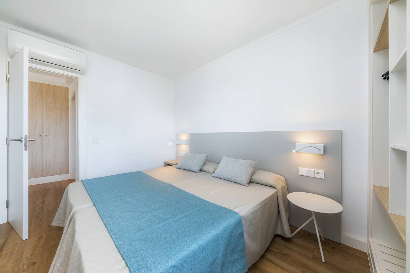 Foto 10 von 25: Ferienwohnung 'Apartament Massanet 2b' mit Balkon, WLAN und Klimaanlage