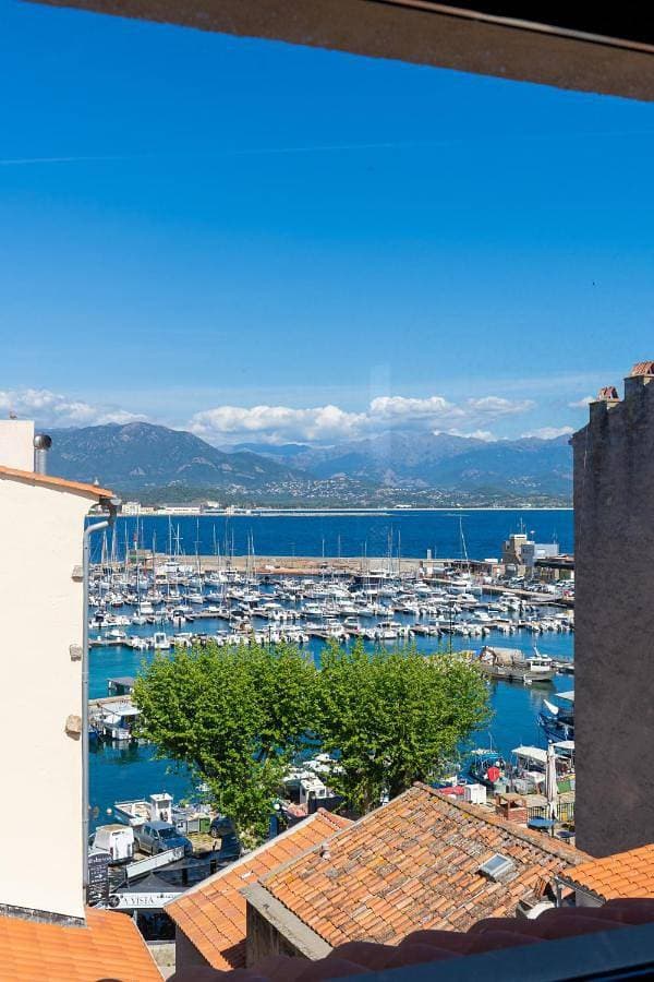 Foto 4 von 11: Double Room with Balcony