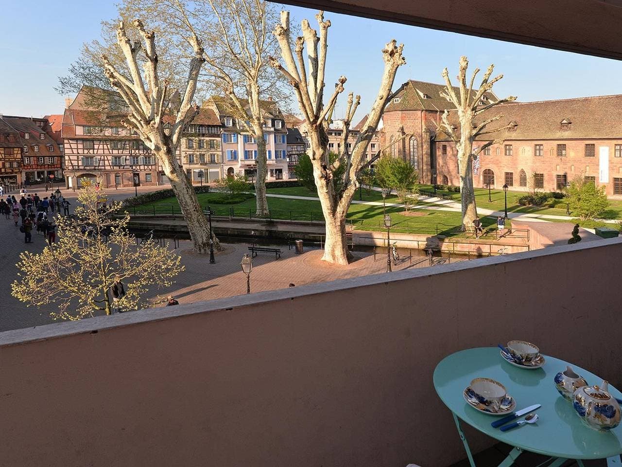 Foto 3 von 35: Modernes Apartment im Herzen von Colmar mit Balkon und Parkplatz, in der Nähe vom Musée Unterlinden