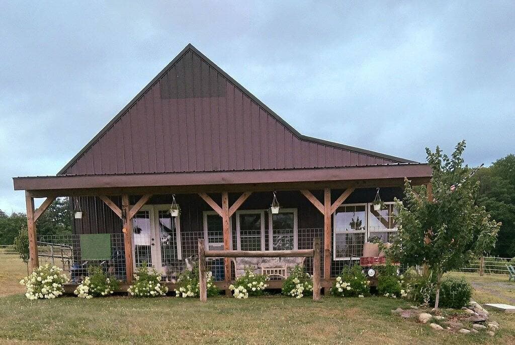 Foto 9 von 22: 864 sq ft Rustic bunkhouse located on a working farm.  Minutes from Skaneateles!