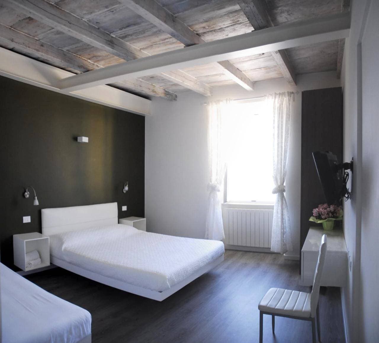 Foto 5 von 5: Studio Apartment with Balcony