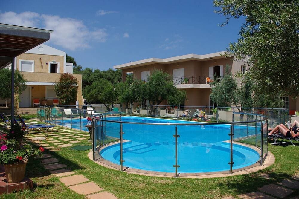 Foto 11 von 18: Cozy Apartment with Swimming Pool Near the Sea