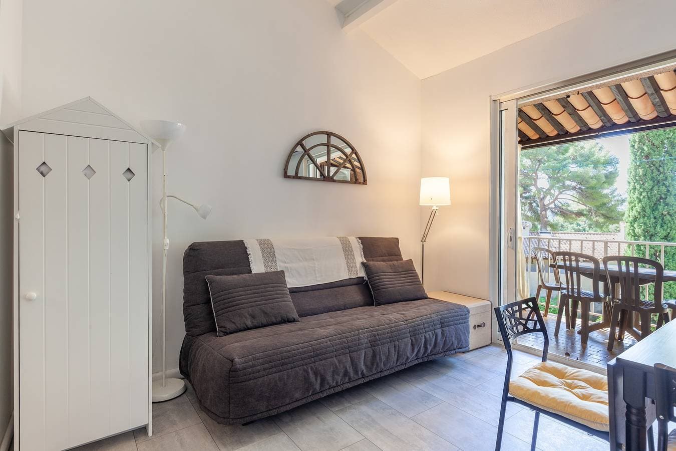 Foto 2 von 19: Studio nahe Meer Saint-Cyr-sur-Mer mit Balkon, WLAN, Klimaanlage, Bettwäsche & Reinigung inkl.