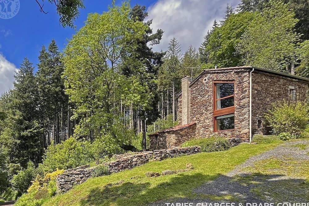 Gemütliches Ferienhaus mit herrlicher Aussicht bei Saint-Étienne 1
