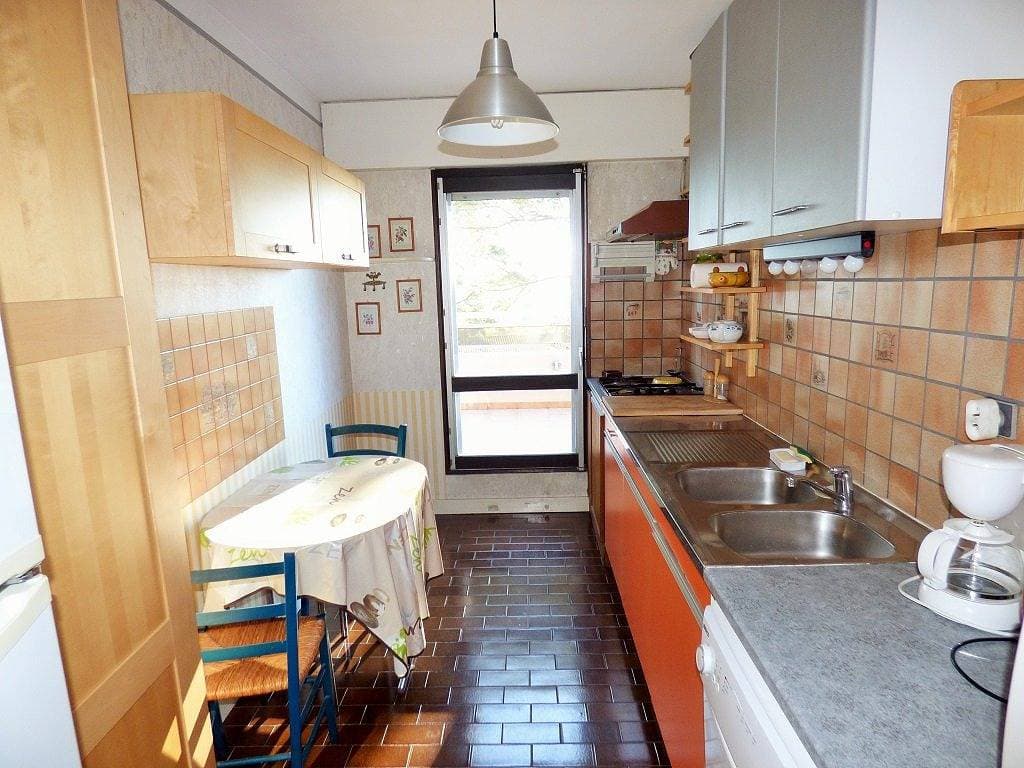 Foto 6 von 8: Große 30 m² große Terrasse mit Meerblick! Privater Parkplatz.