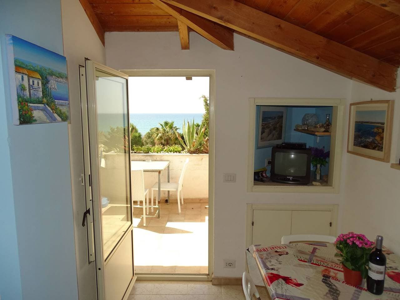 Foto 8 von 40: Villa Matilde: Kleine Ferienwohnung mit Meerblick