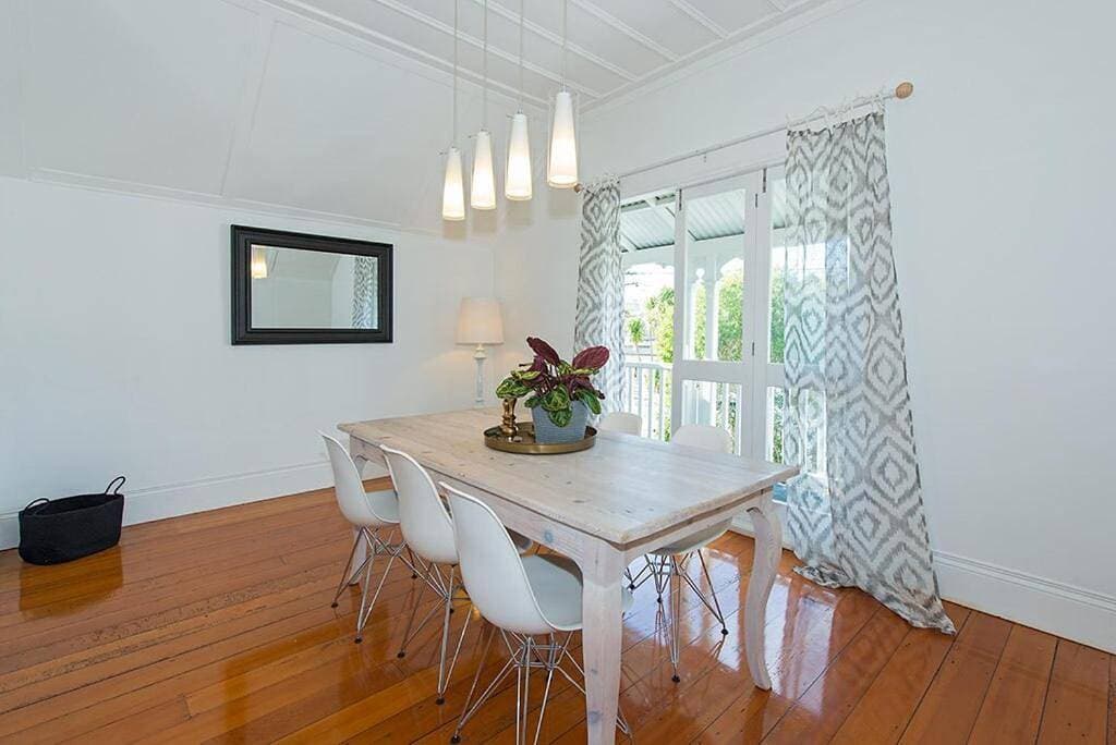 Elegant Ponsonby Villa 1