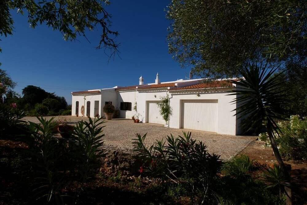 Foto 8 von 30: Villa (eingezäuntes Grundstück von 1 ha - ruhige Lage)