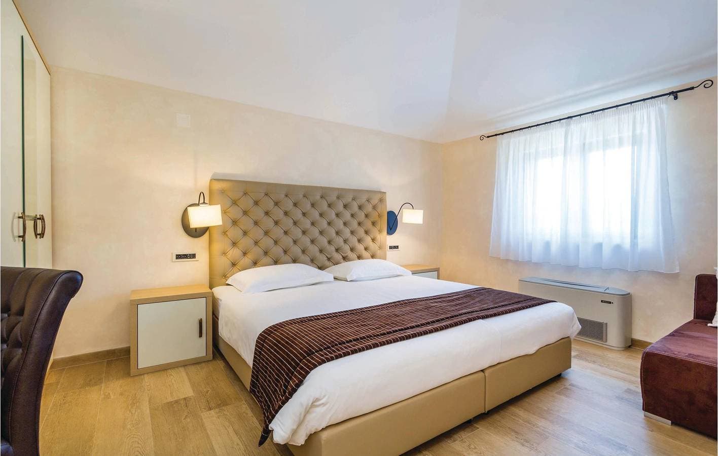 Foto 10 von 44: Reizendes Apartment mit 1 Schlafzimmer, Pool, WLAN und Terrasse, 800 m vom Strand entfernt