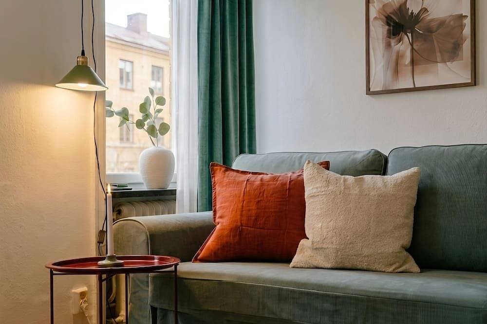 Cozy 1-bedroom apartment in vibrant Stockholm neighborhood 1