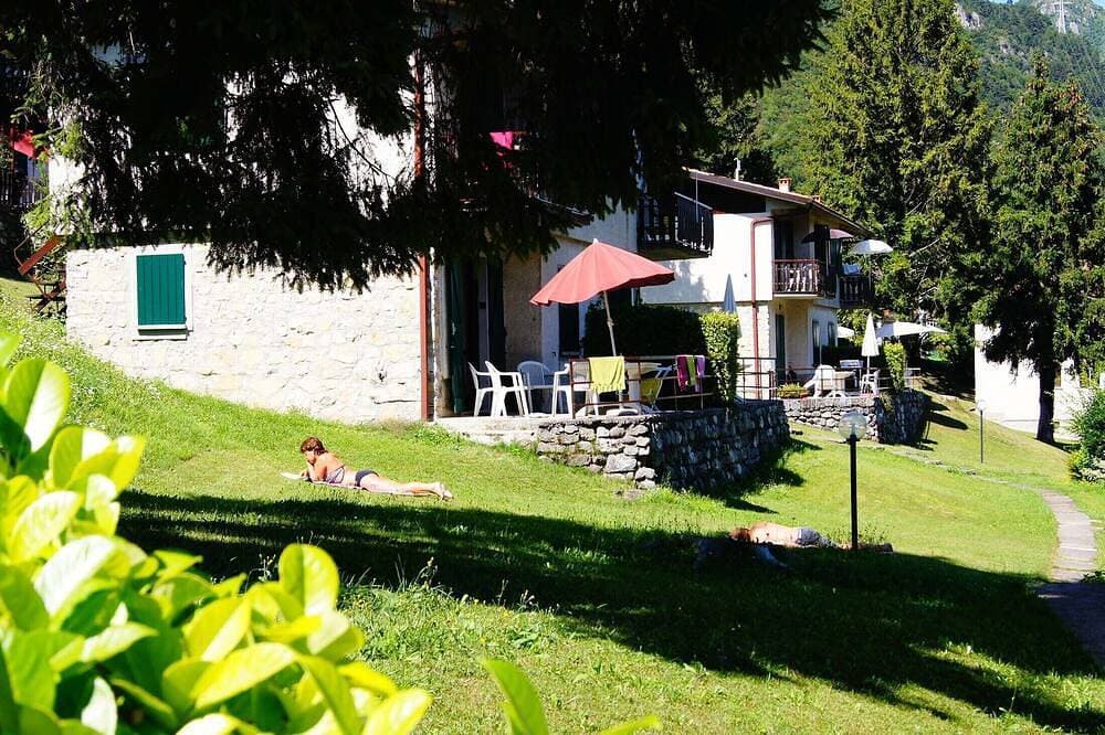 Foto 7 von 30: Directly on the lake with terrace