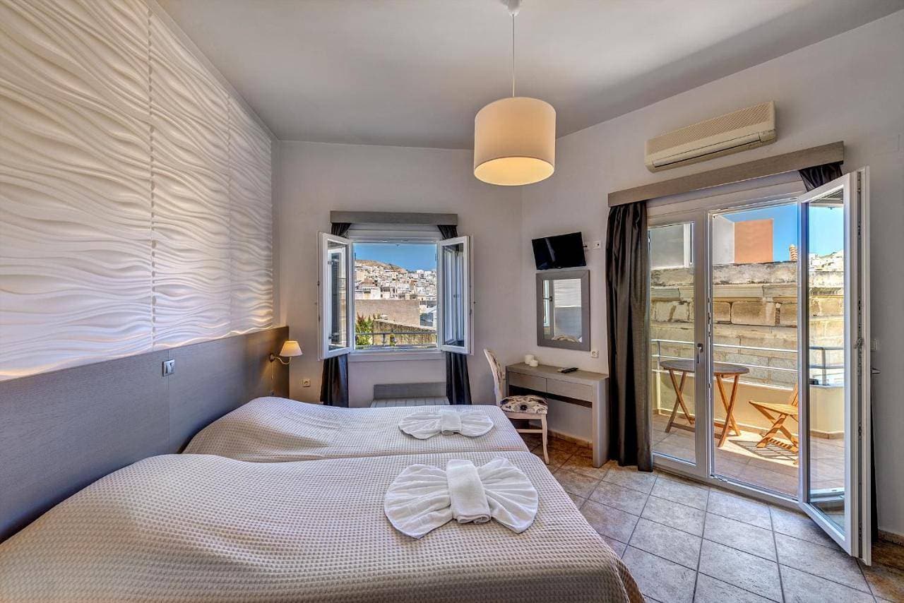Foto 9 von 36: Double or Twin Room with Balcony and City View