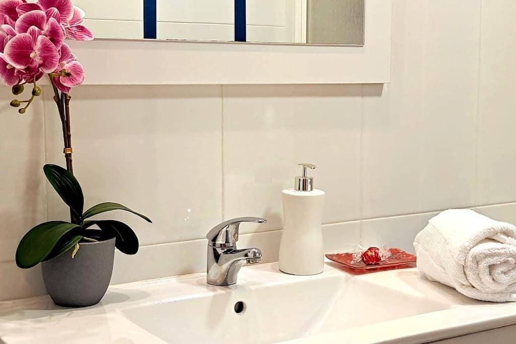 Foto 8 von 40: Studio Apartment with Sea View