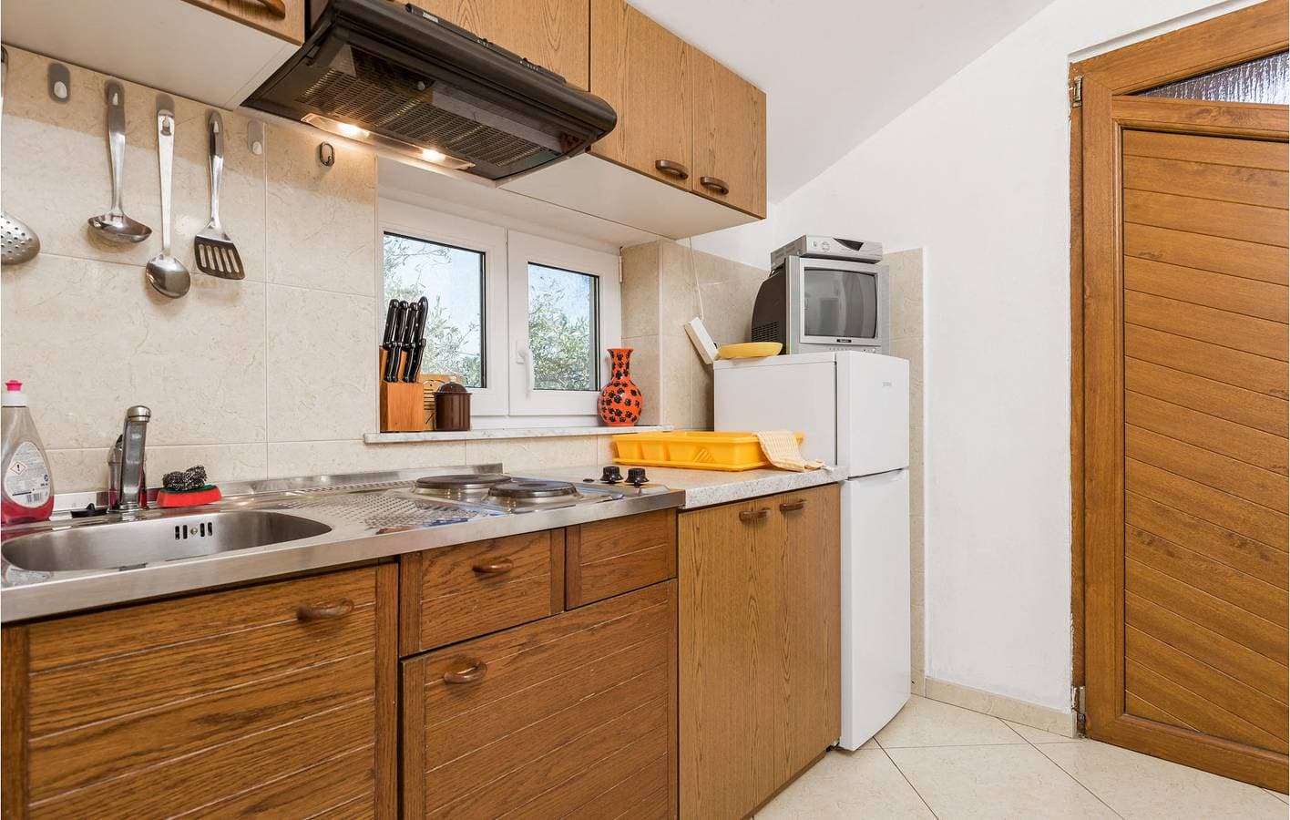 Foto 12 von 29: Gemütliche Ferienwohnung, 600 m vom Campingplatz Baldarin Beach entfernt, mit Terrasse und Parkplatz