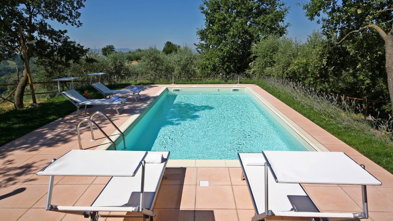 Foto 5 von 41: Villa für 4 Personen mit Garten