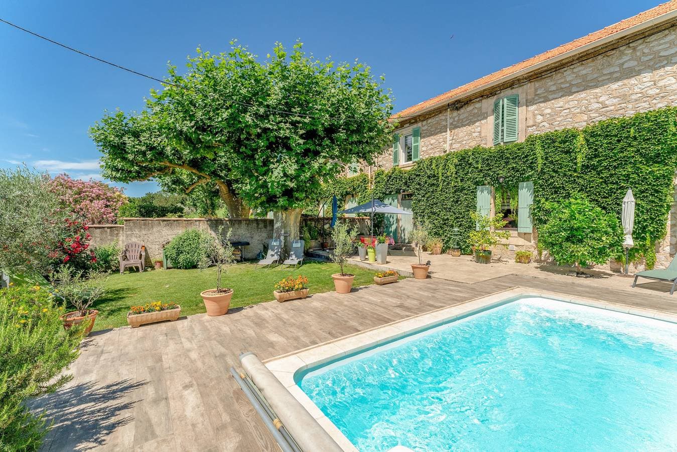 Foto 13 von 21: Gästezimmer „Aux Portes Des Alpilles“ mit Gemeinschaftspool, WLAN und Klimaanlage