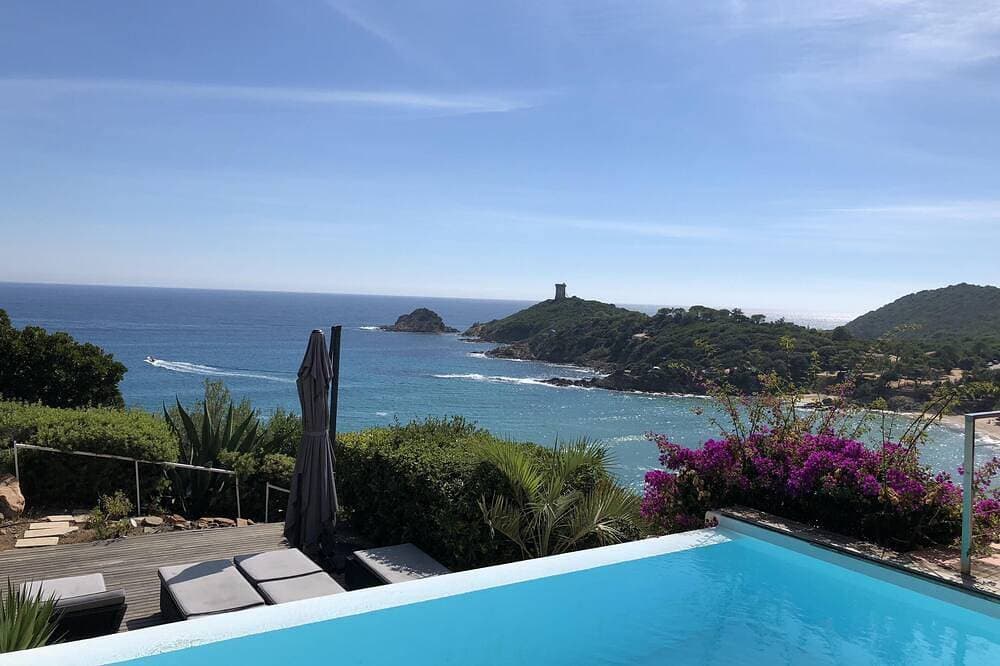 Luxusvilla - Panoramablick auf das Meer - Strandstrand - Schwimmbad & Jacuzzi 1