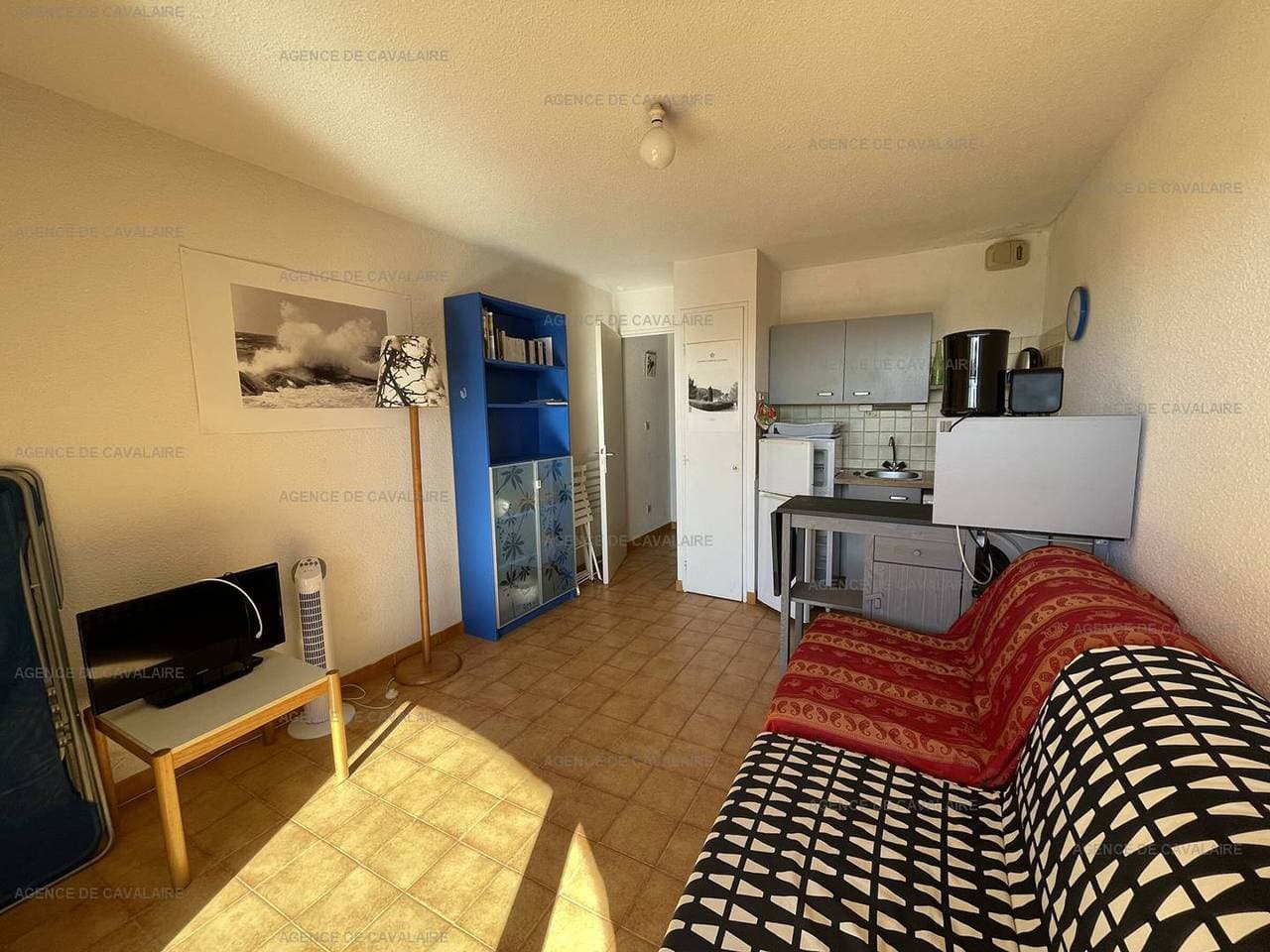Foto 7 von 8: Erdgeschoss T2 mit Terrasse und Parkplatz