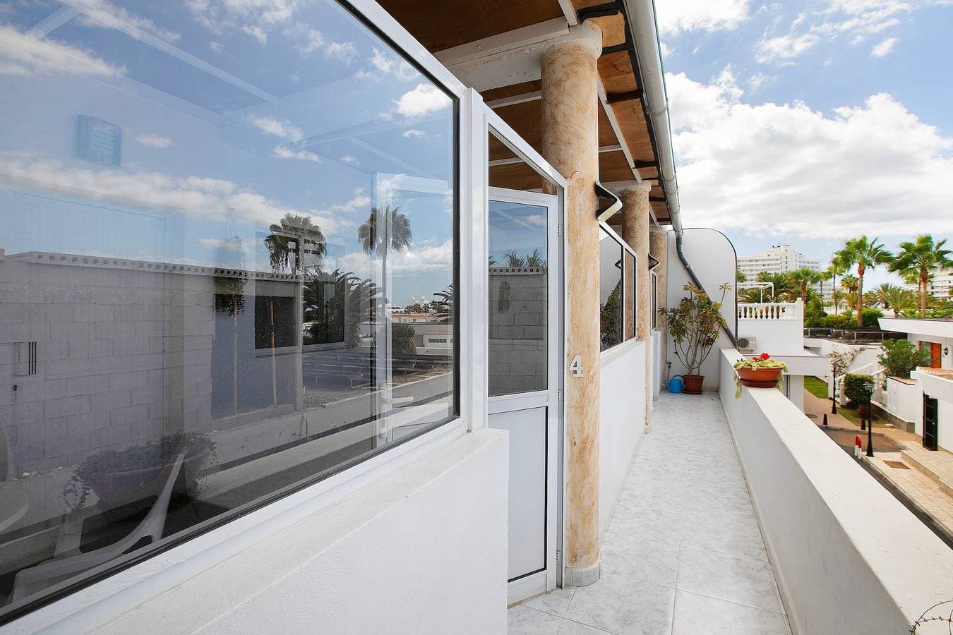 Foto 13 von 23: Ferienstudio 'Estudio 4 Costa Adeje' mit Meerblick, Gemeinschaftspool und WLAN
