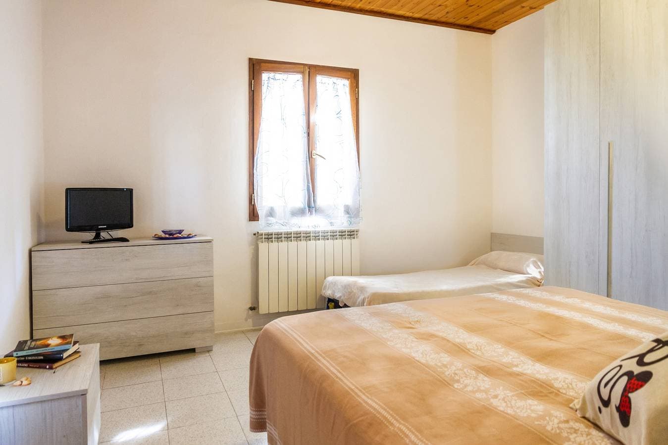 Foto 4 von 21: Ferienwohnung Perla Marina mit Garten und Terrasse