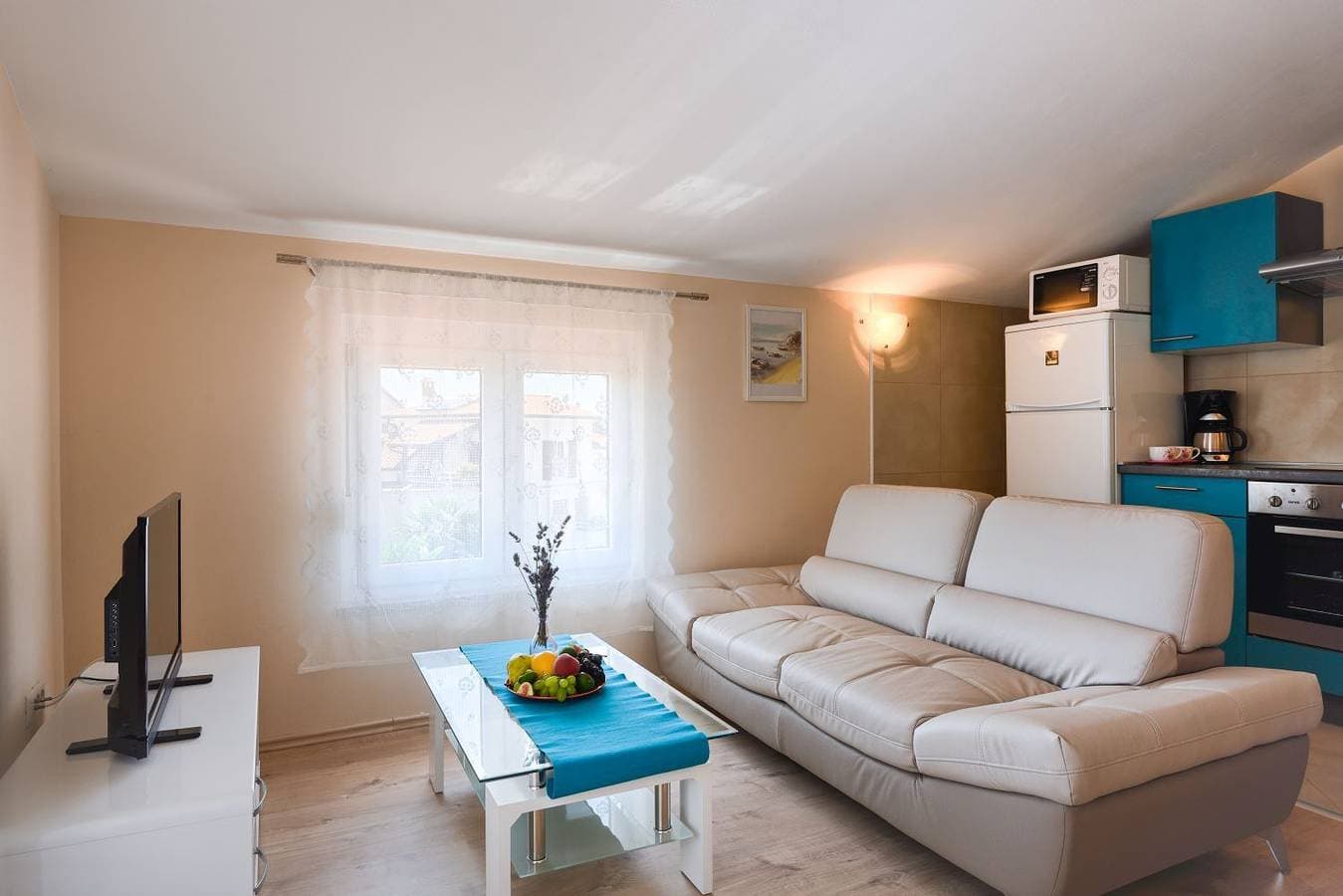 Foto 11 von 26: Mediterranes Apartment mit 60m2 Pool, BBQ-Bereich, Liegen, Waschmaschine