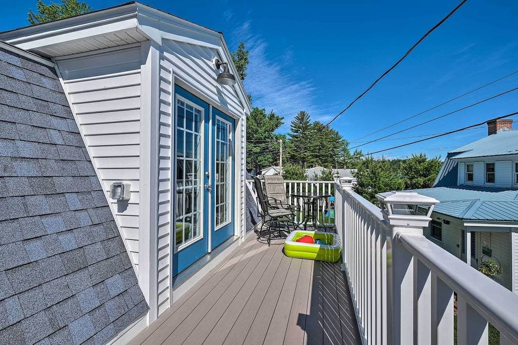 Foto 10 von 23: Neu! Sebago Lake Haven w / Deck & Waterfront View