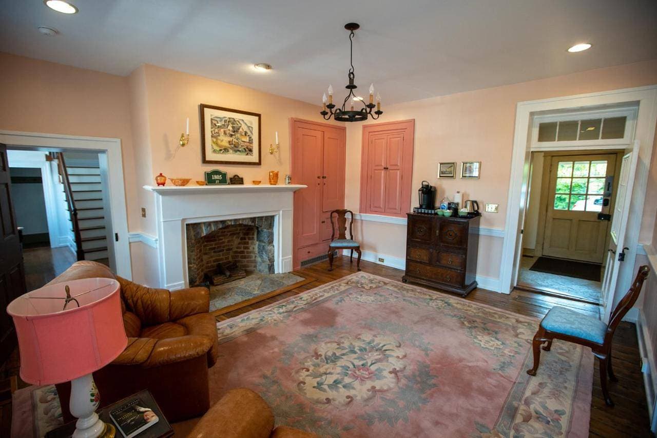 Thomas Rose Inn 1