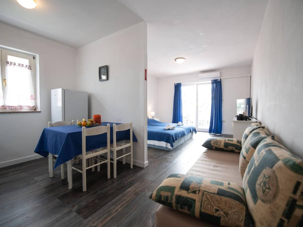 Studio Apartment With Balcony (A1) 1