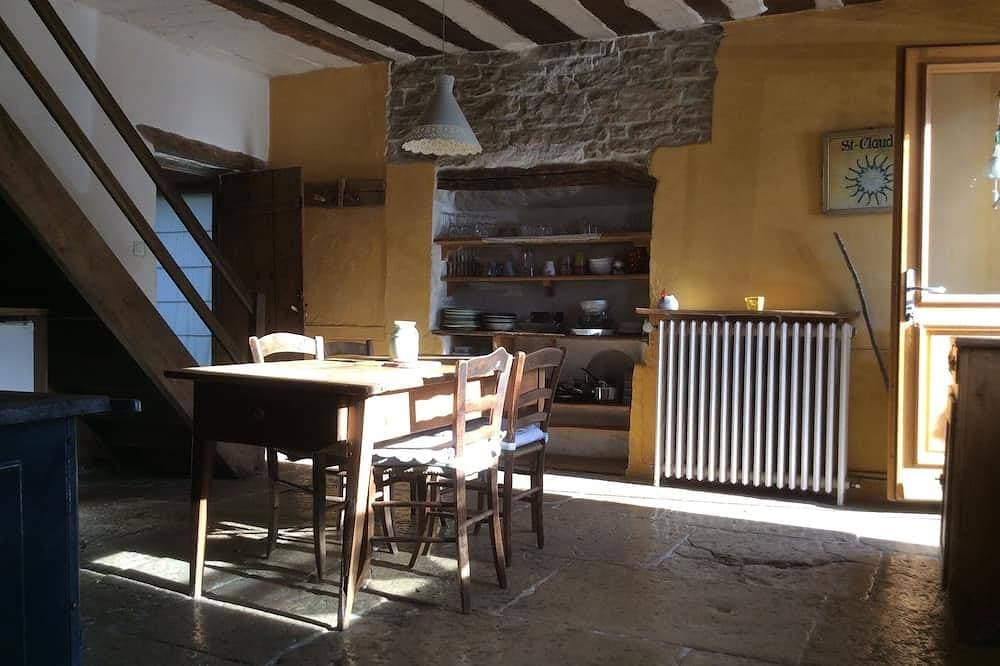 Foto 10 von 22: Cottage Charakter in einem ruhigen Dorf an den Hängen des Monte Poupet