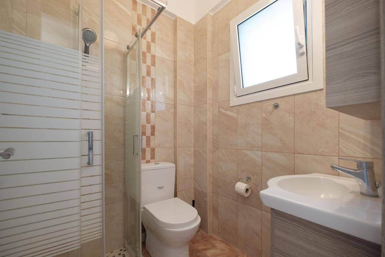 Foto 7 von 17: Studio Apartment (3 Adults)