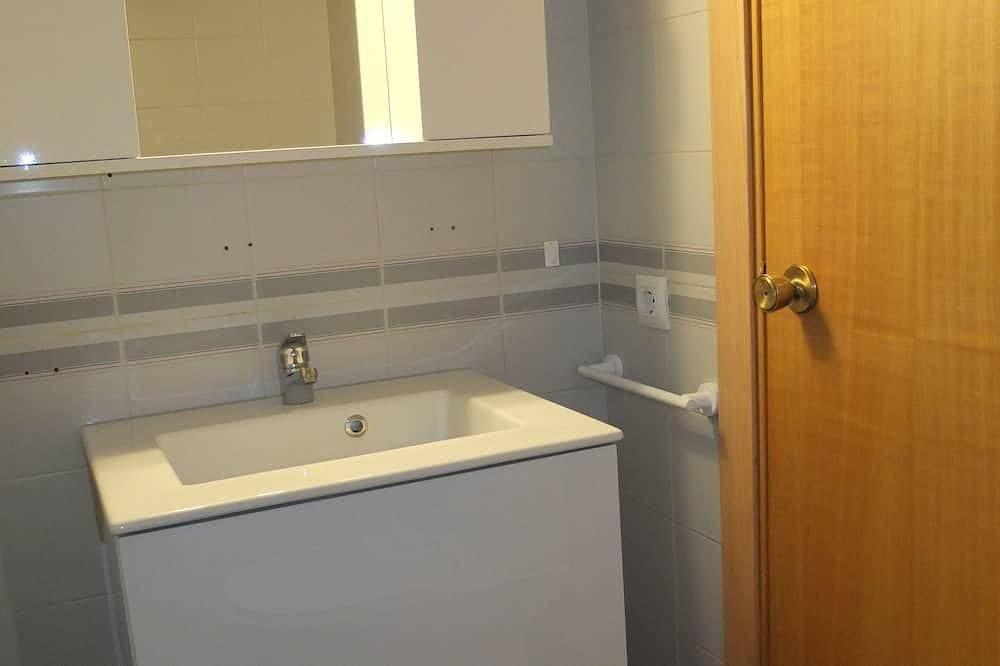 Foto 4 von 16: Comfortable flat in EmpuriaBrava by the strand with a stunning view on the bay.