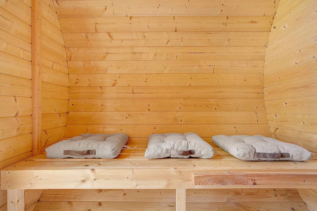 Foto 7 von 31: Tiny Home Beynac Lux im Wald – Ruhe, Natur & beheizter Pool