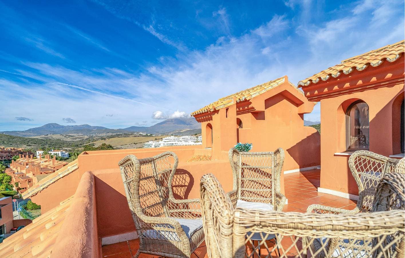 Foto 6 von 16: Apartment mit Meerblick, Pool und Terrasse