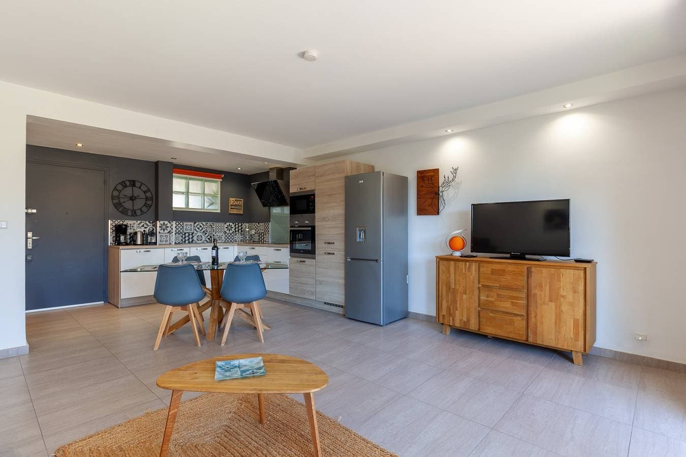 Foto 12 von 32: Ferienwohnung 'Le Cytharis A 10 Mn De La Mer' mit Privatterrasse, Wi-Fi und Klimaanlage