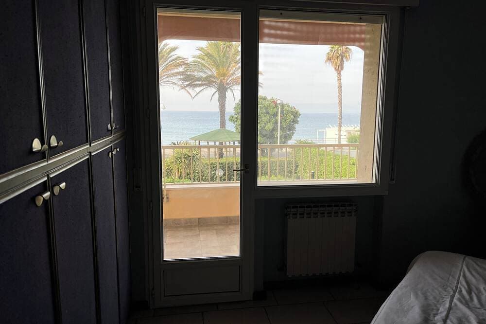 Foto 2 von 21: Gorgeous sea-front oasis of quietness and beauty