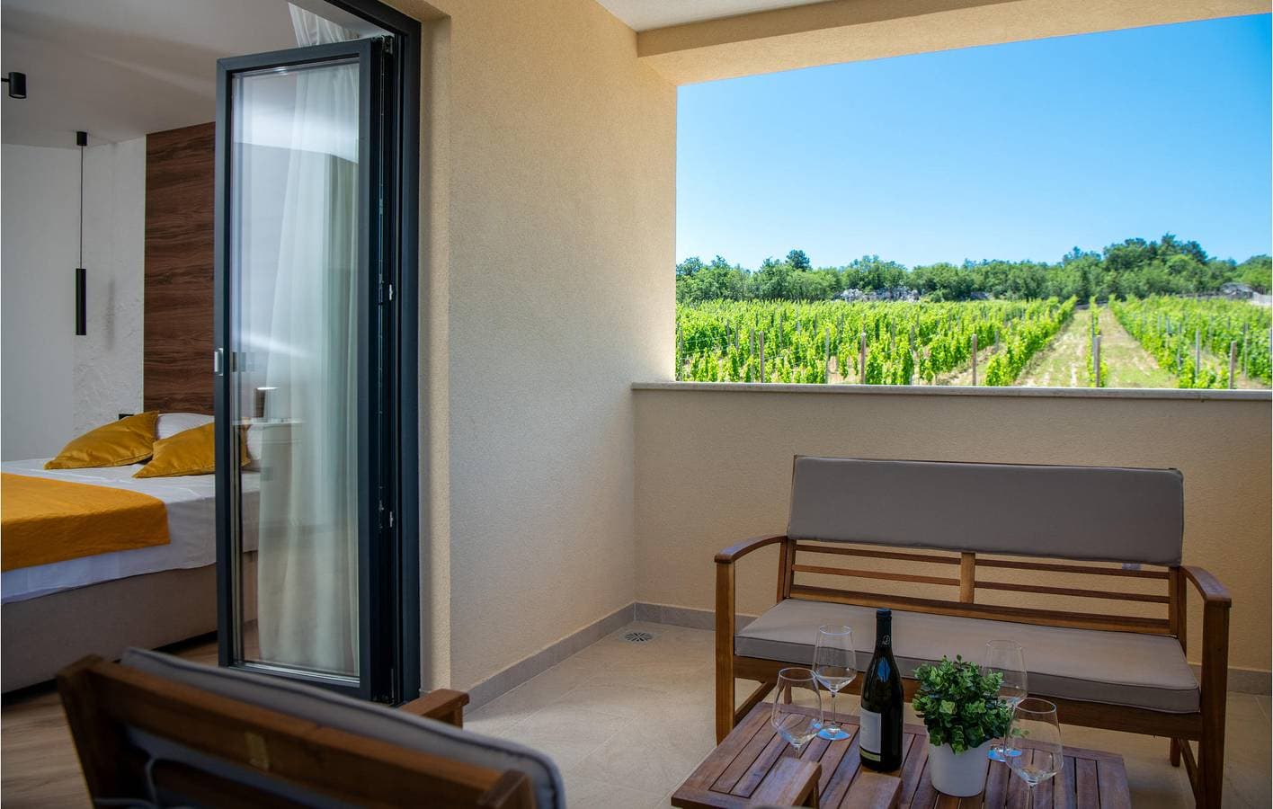 Foto 10 von 40: Gemütliche 230 m² große Wohnung mit WLAN, Klimaanlage, Terrasse und Parkplatz