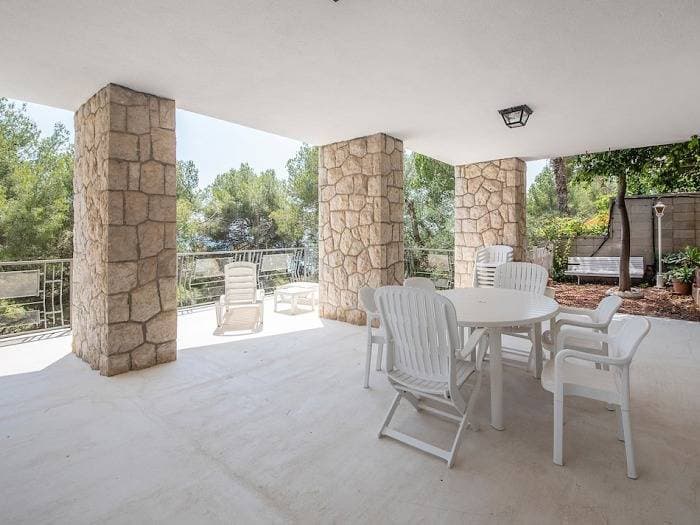 Foto 9 von 48: Ferienhaus für 8 Personen mit Terrasse