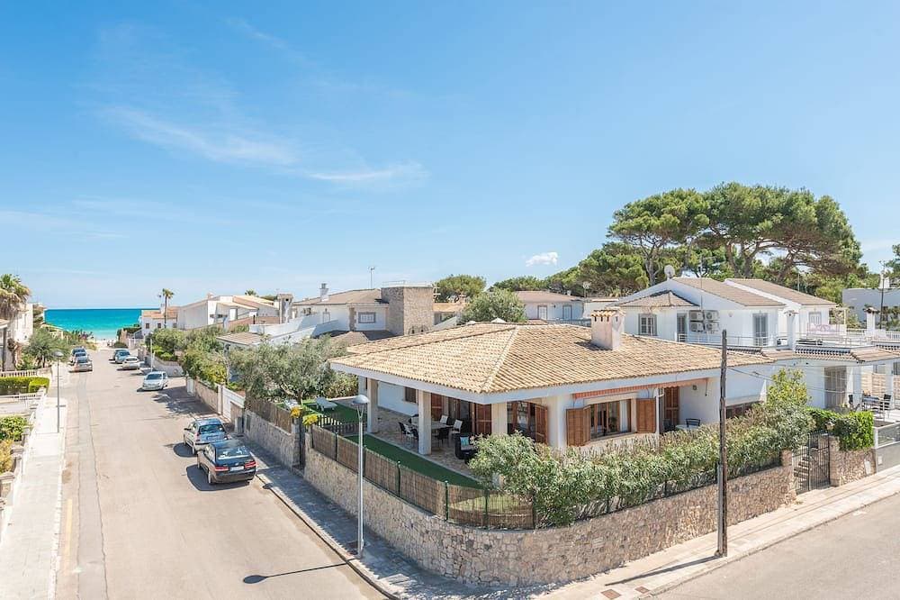 Foto 12 von 29: Die Villa Bugambilia liegt nur 50 m von einem langen Sandstrand entfernt.