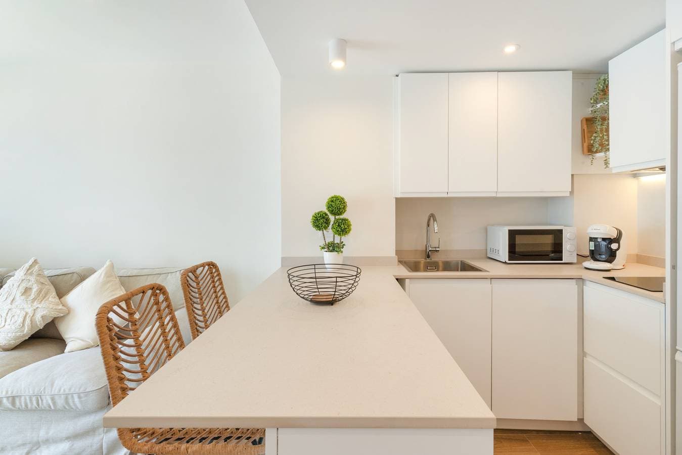 Foto 8 von 28: Apartment 'Olivanay' mit Meerblick, WLAN und Klimaanlage