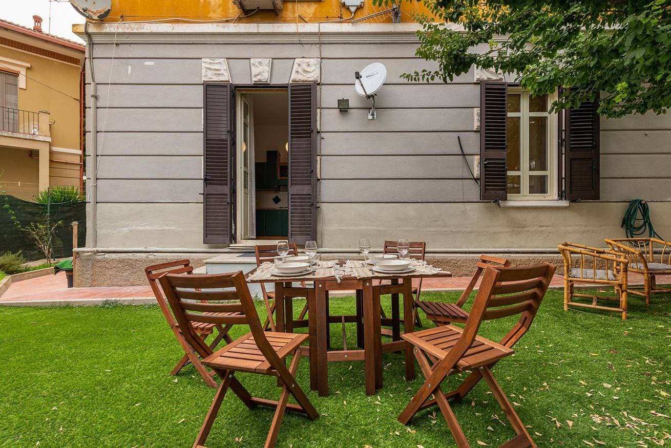 Foto 2 von 31: Ferienwohnung für 4 Personen mit Garten