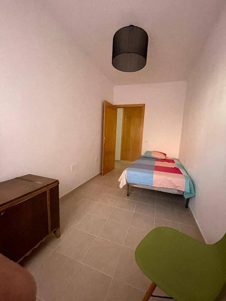 Foto 11 von 22: Three-Bedroom Apartment