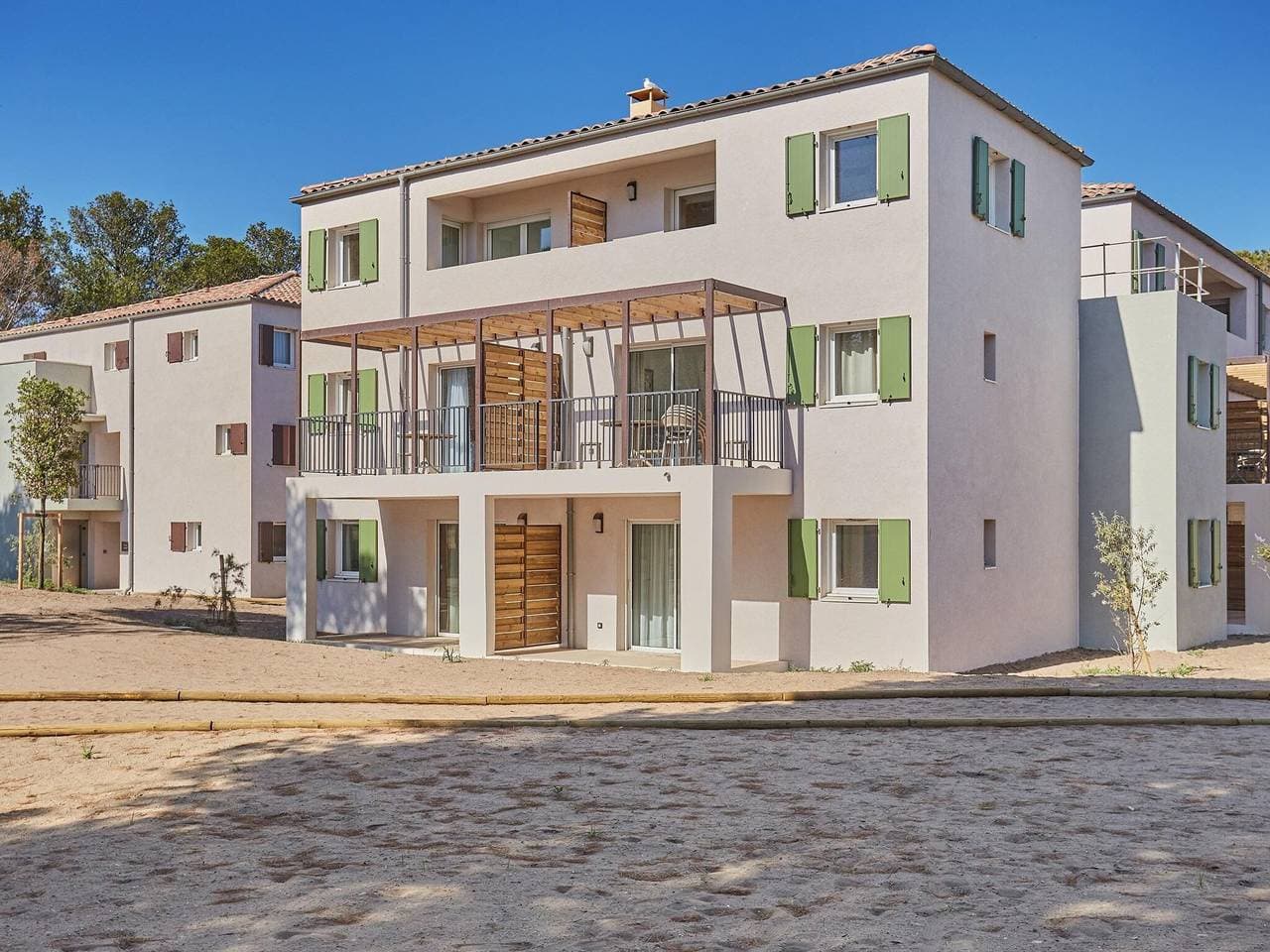 Wohnung in Giens mit Pool & Strandnähe 1