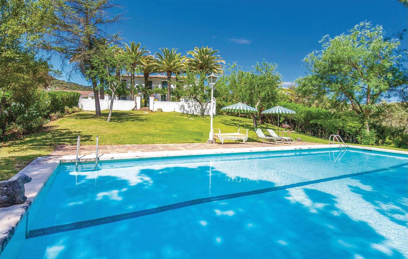 Apartment am Fluss mit Pool, Parkplatz und WiFi 1