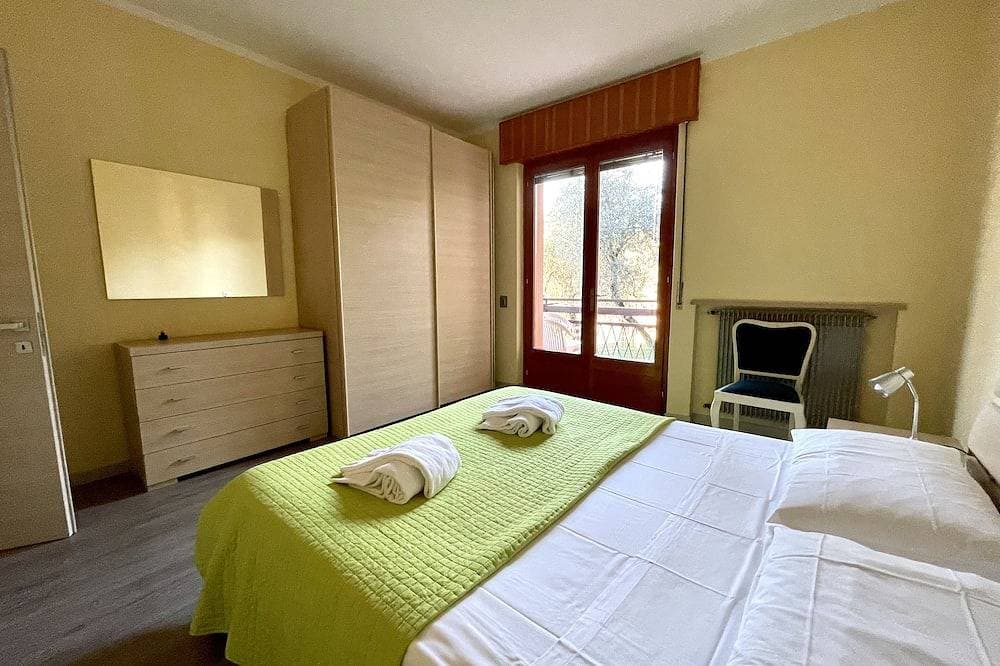 Foto 4 von 27: Große und helle Wohnung, Parkplätze und eine Terrasse mit Seeblick
