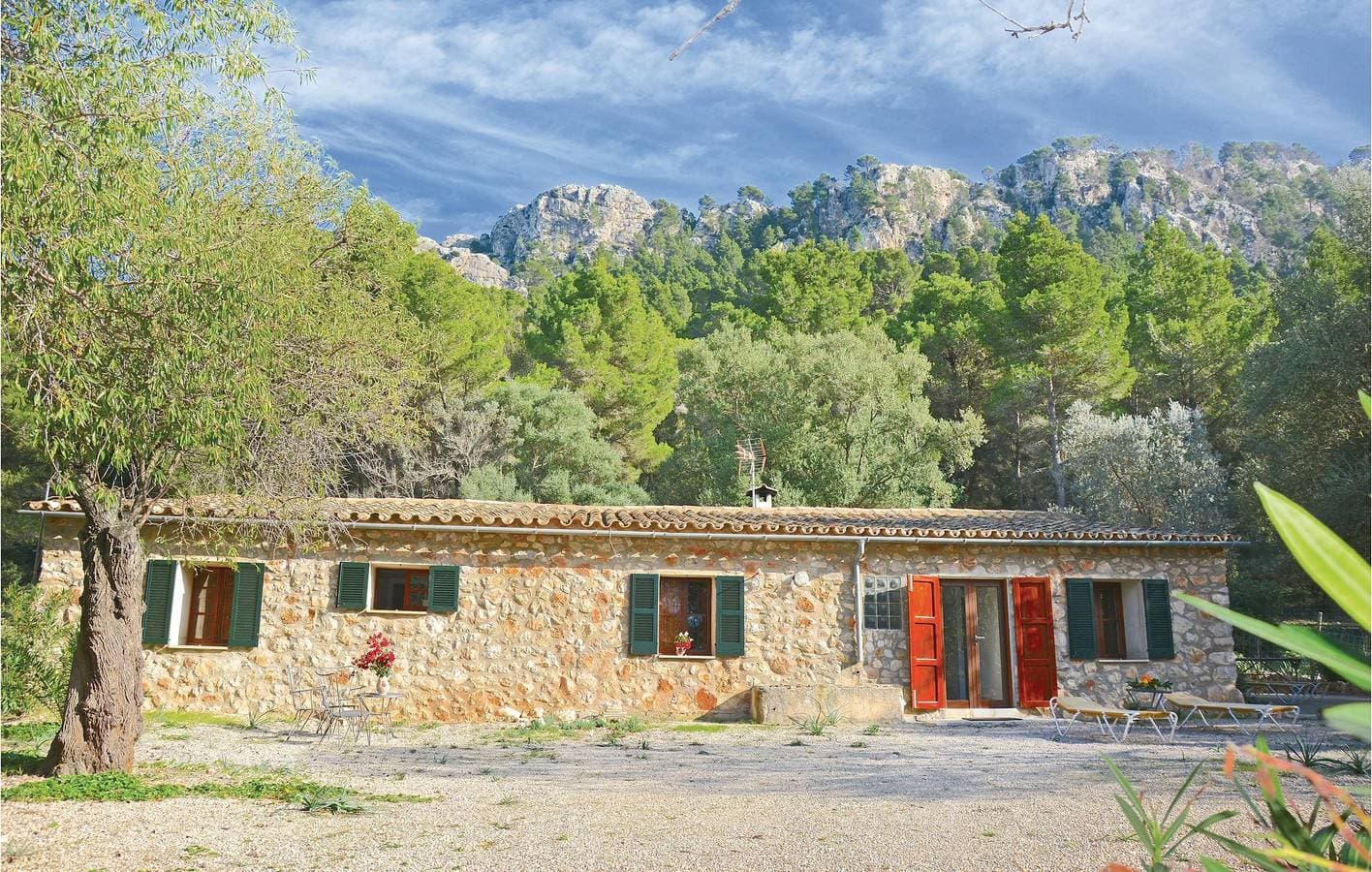 Klimatisierte 1BR Wohnung mit Terrasse - 1km von der Küste entfernt 1