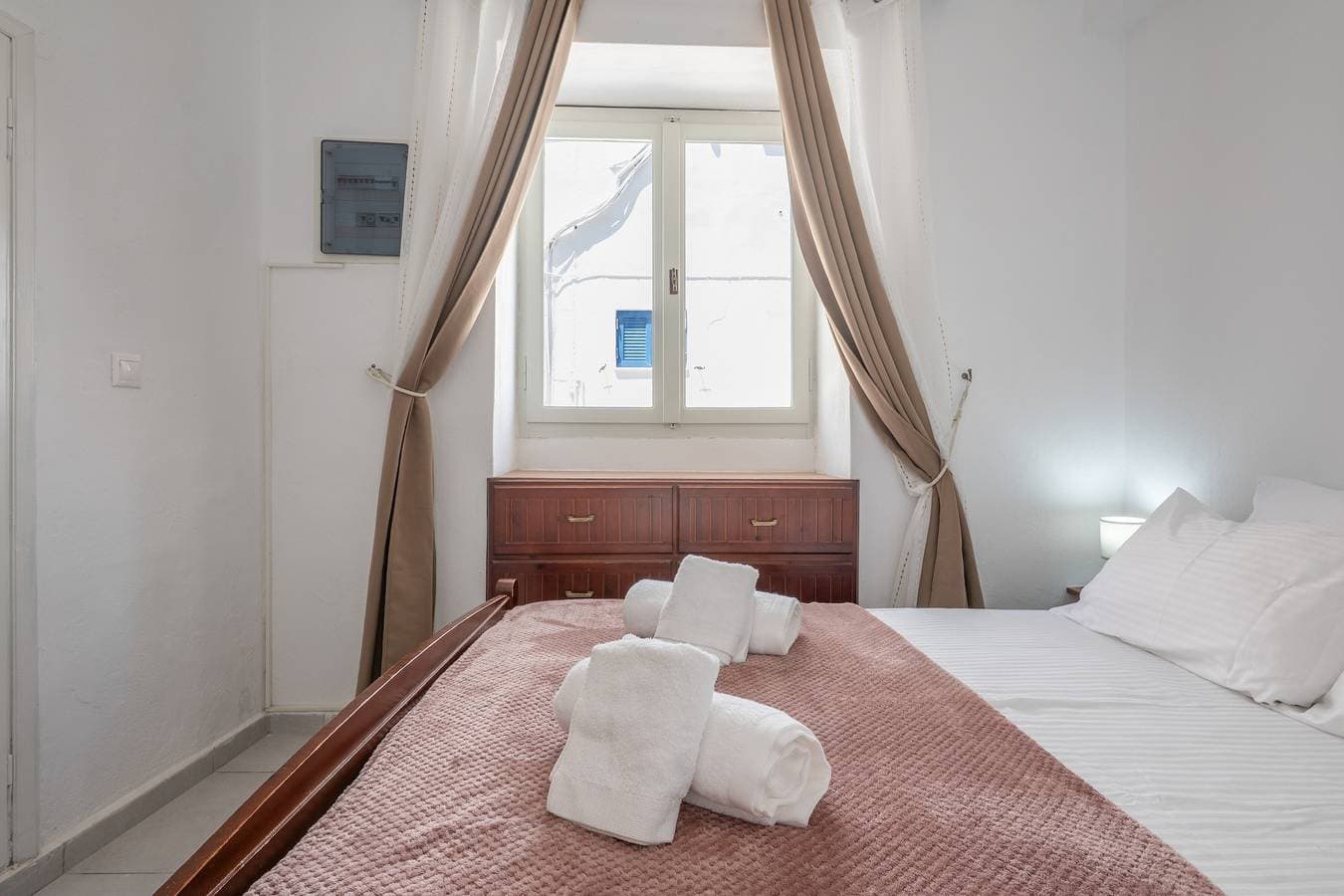 Foto 10 von 28: Apartment 'Kallithea Beach' mit Meerblick, WLAN und Klimaanlage